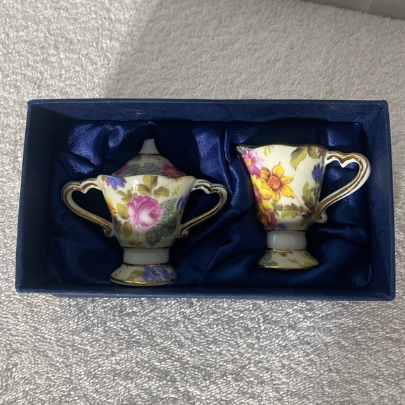 Vintage T. Limoges Casa Elite Miniature Porcelain Creamer & Sugar Bowl Set - Picture 2 of 13